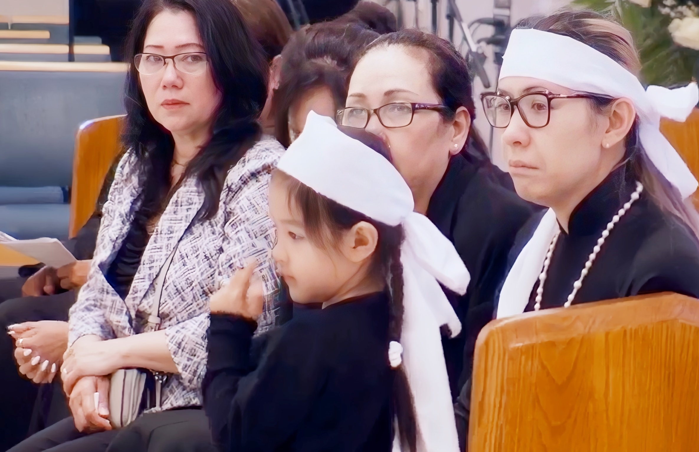 Co ruot Duc Tien: 'Chung toi chua tung bo roi chau' hinh anh