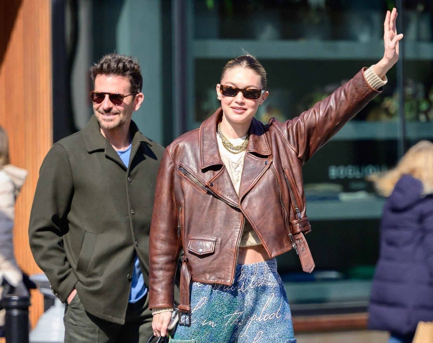 Bradley Cooper,  Gigi Hadid,  Gigi Hadid cuoi anh 1