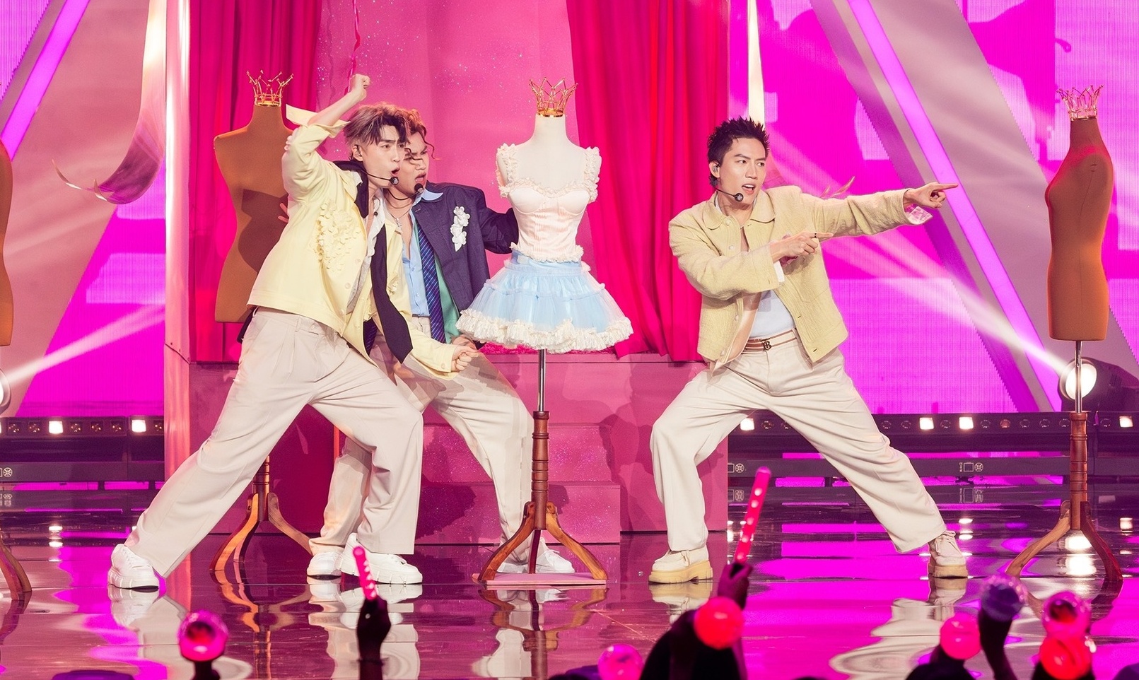 hoang dung,  anh trai say hi,  anh tu,  voi ban don,  nguoi tinh cua nang anh 1