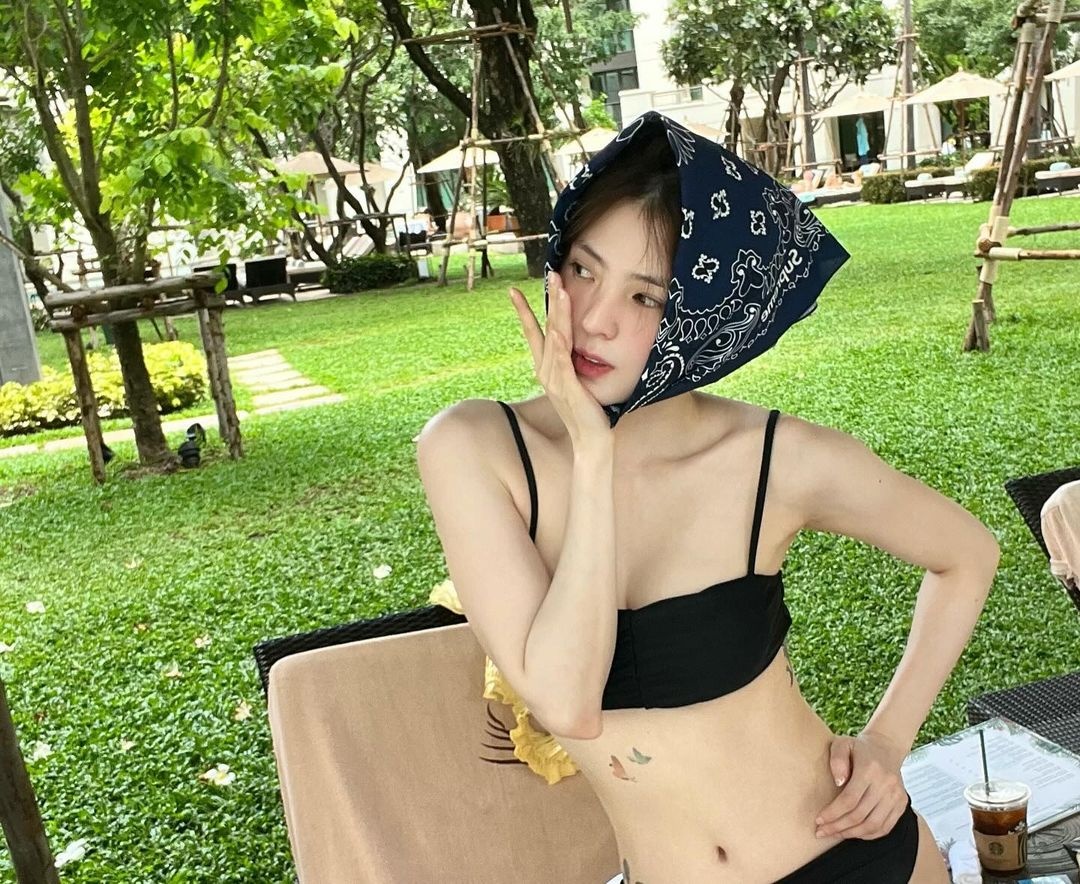 Han So Hee,  Han So Hee bikini,  anh Han So Hee,  hinh xam anh 2