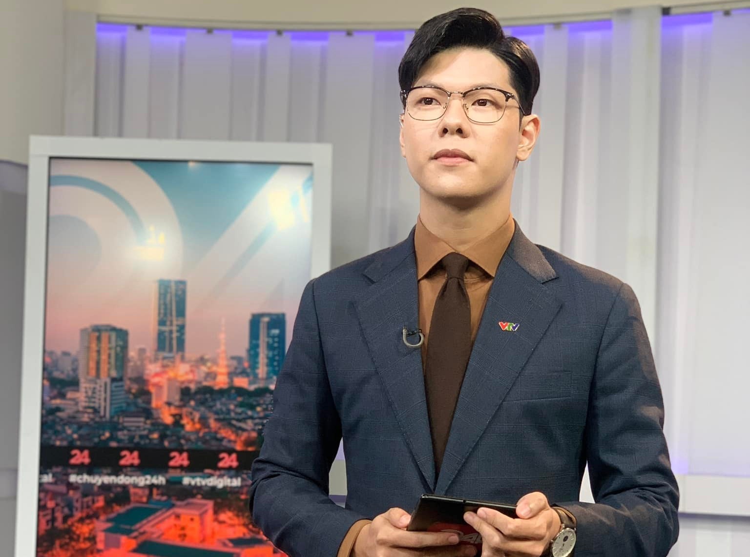 BTV VTV Manh Cuong xin loi hinh anh