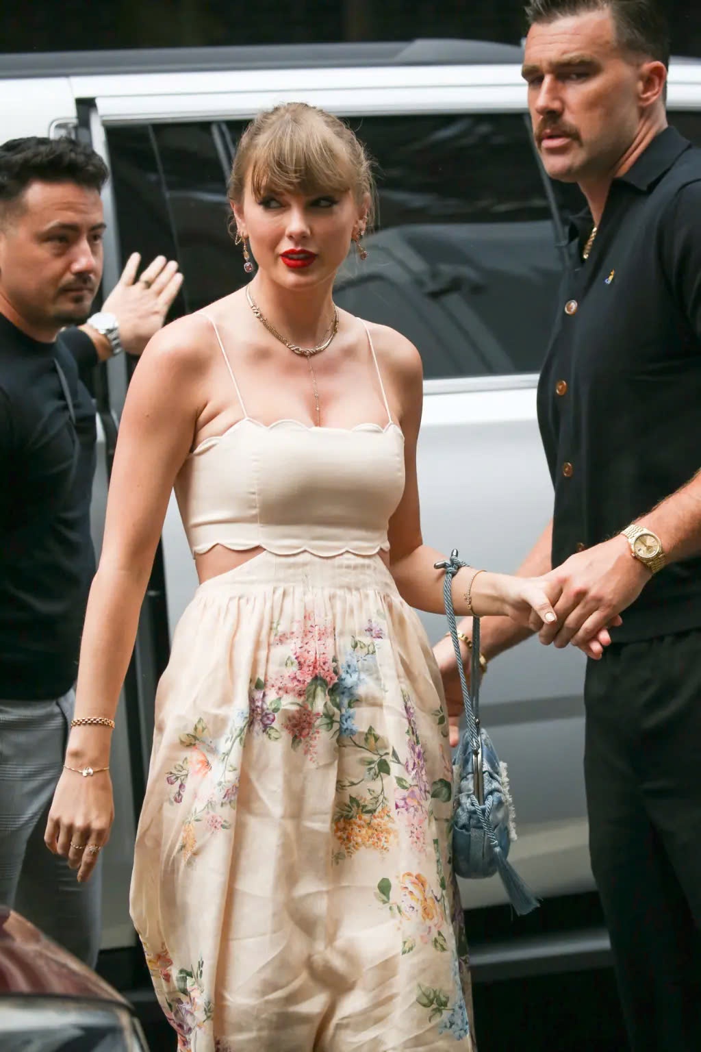 Taylor Swift,  ban trai Taylor Swift,  Travis Kelce anh 1