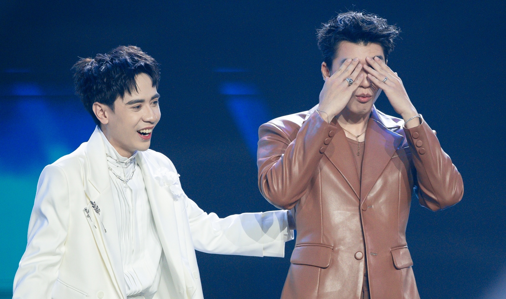 Khoanh khac chien thang cua HIEUTHUHAI hinh anh