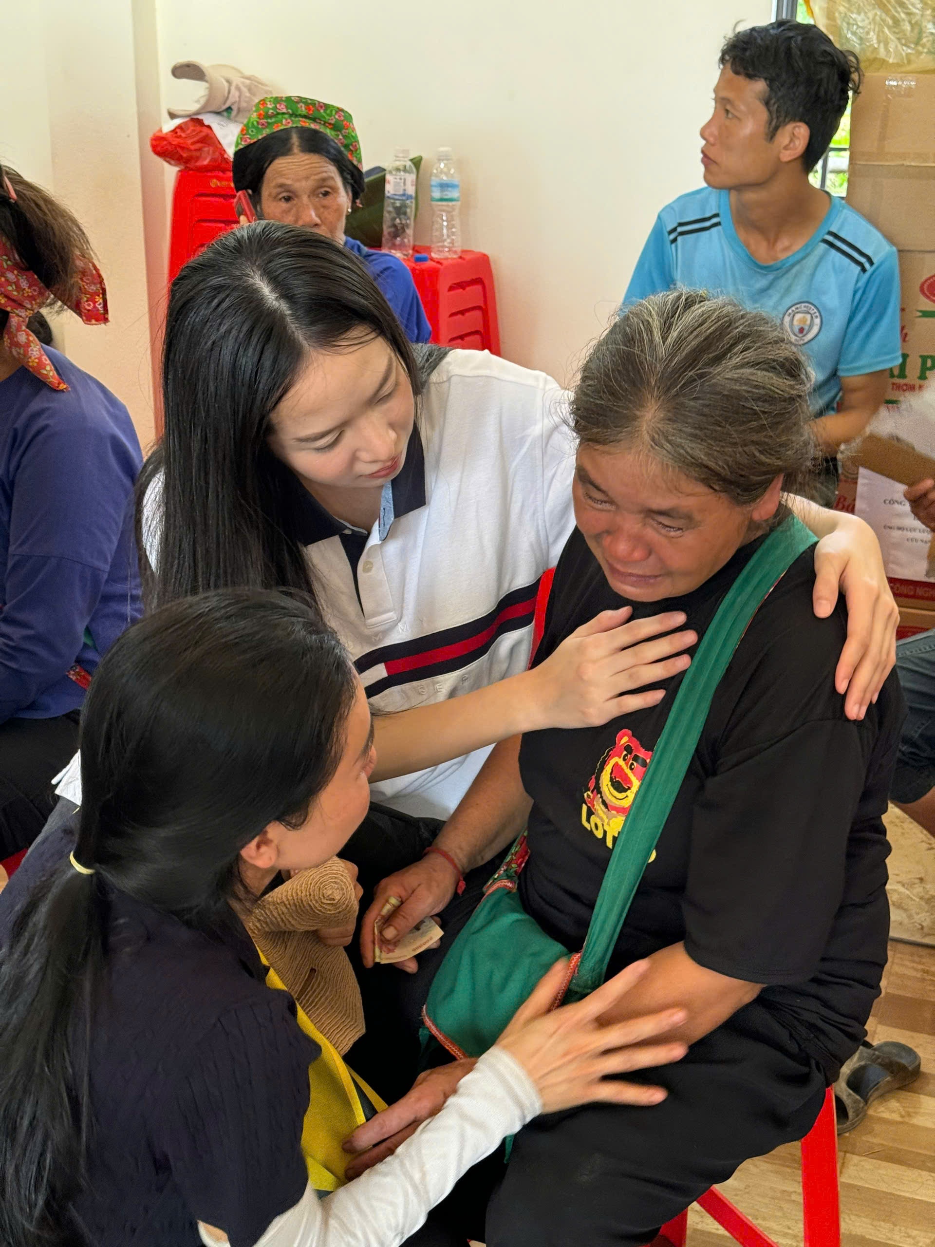 sao viet,  thanh thuy,  Lang Nu,  ba con vung lu,  Lao Cai anh 1