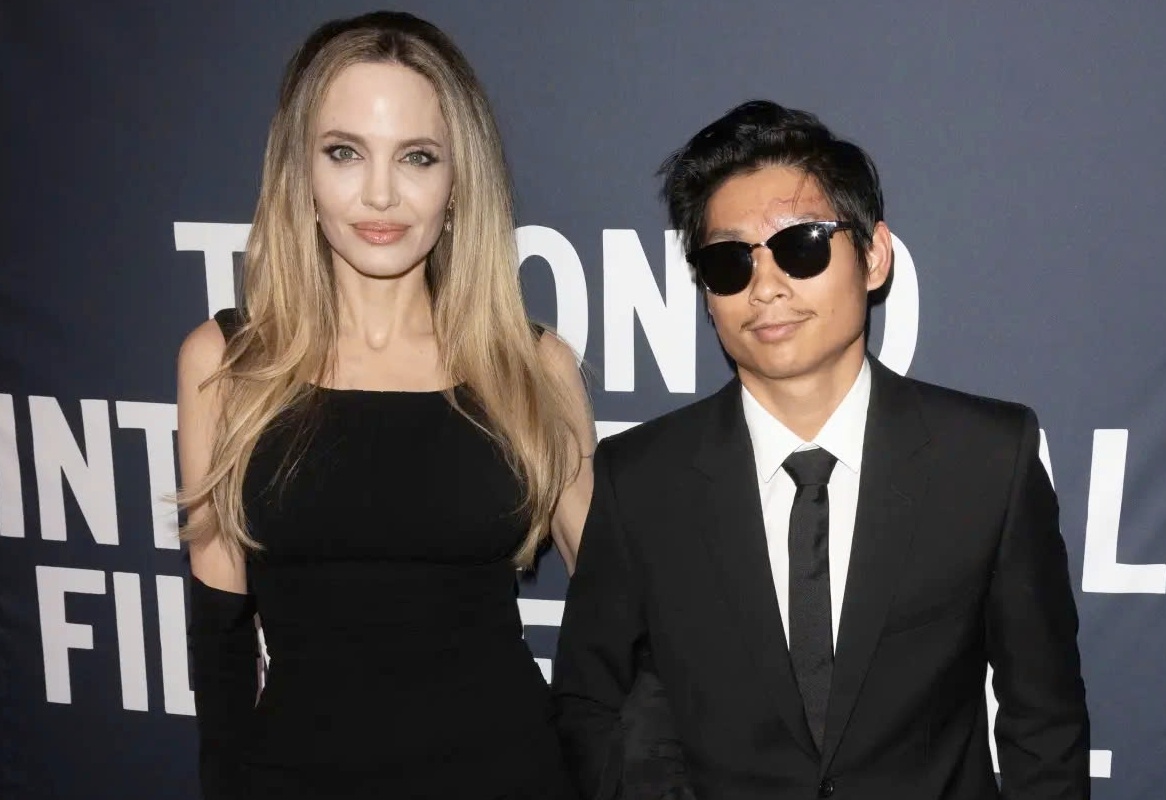 Angelina Jolie thue bac si tham my cho Pax Thien hinh anh