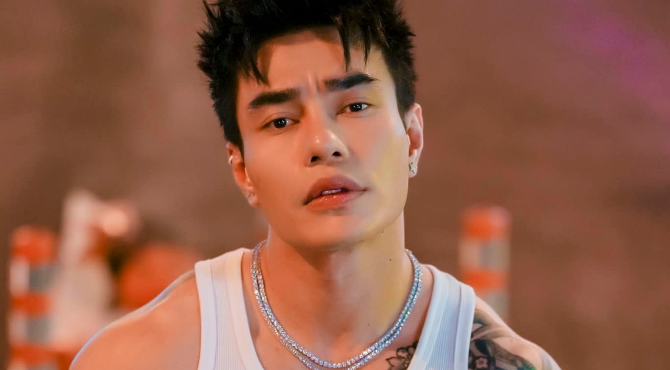 Le Duong Bao Lam ngay cang bat chap tai tieng hinh anh