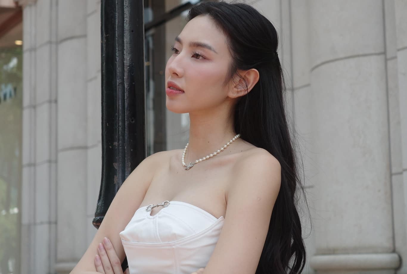 Thuy Tien dinh chinh hinh anh