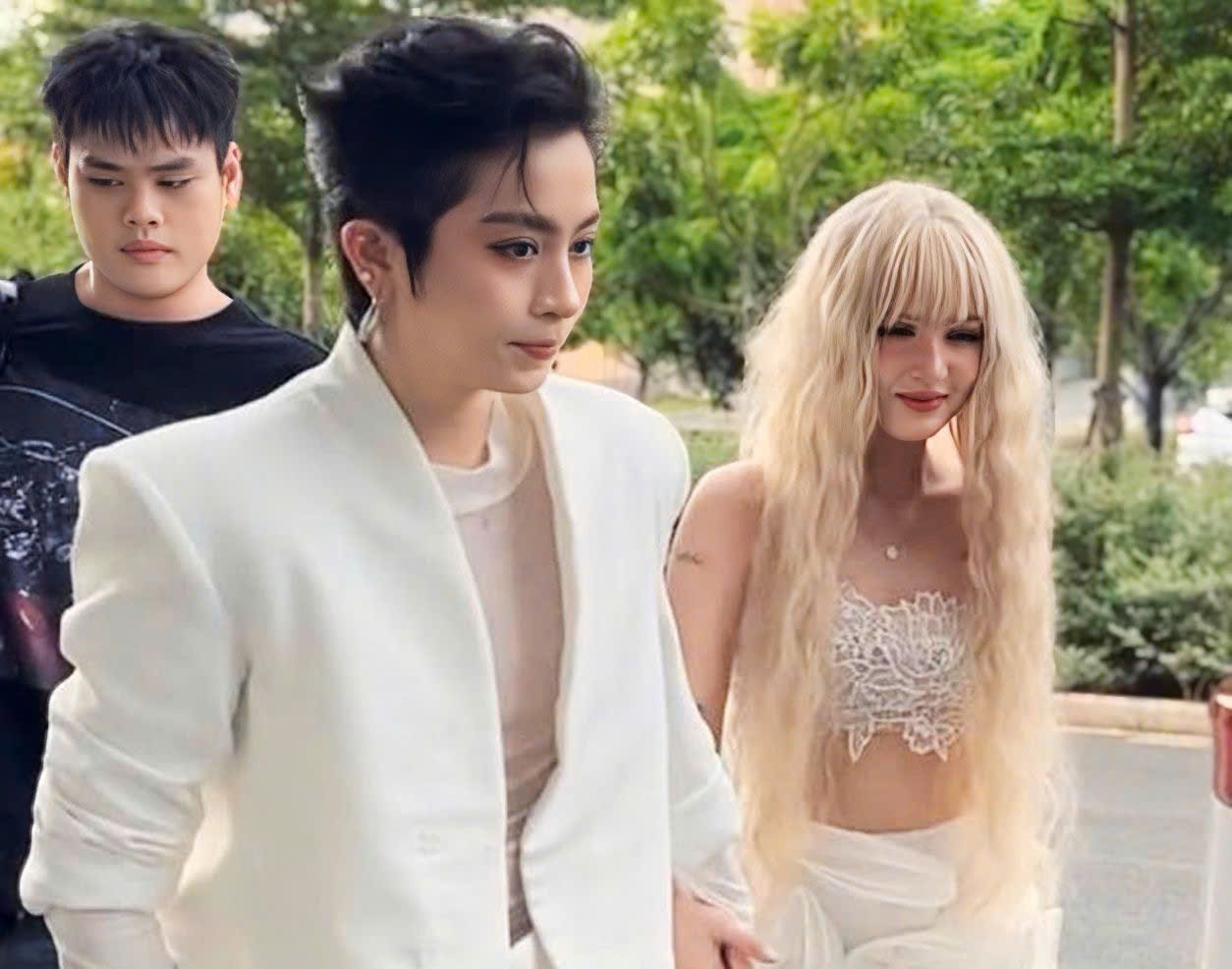 Gil Le nam tay Xoai Non den Chi dep hinh anh