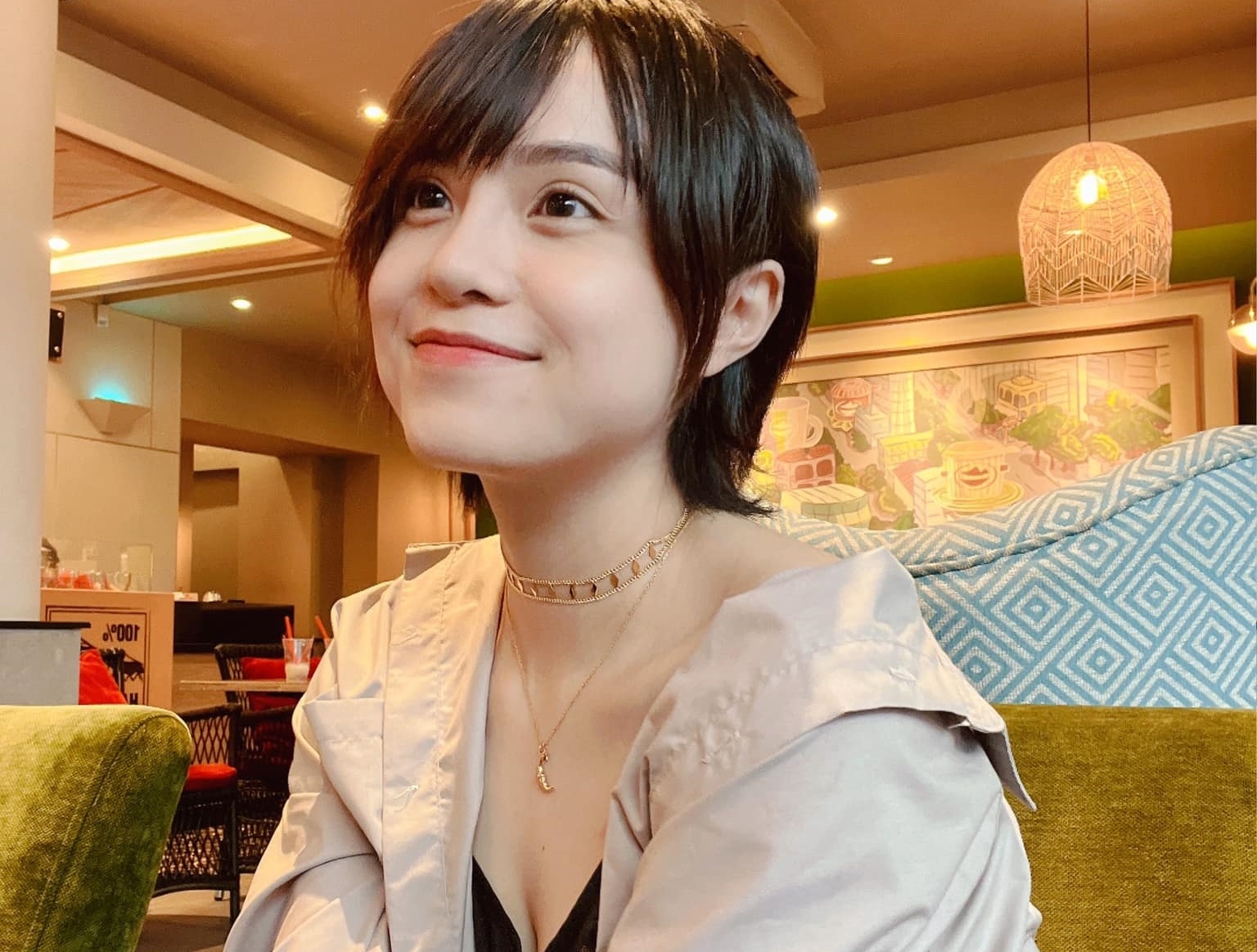 Thai Trinh cuoi chong doanh nhan hinh anh