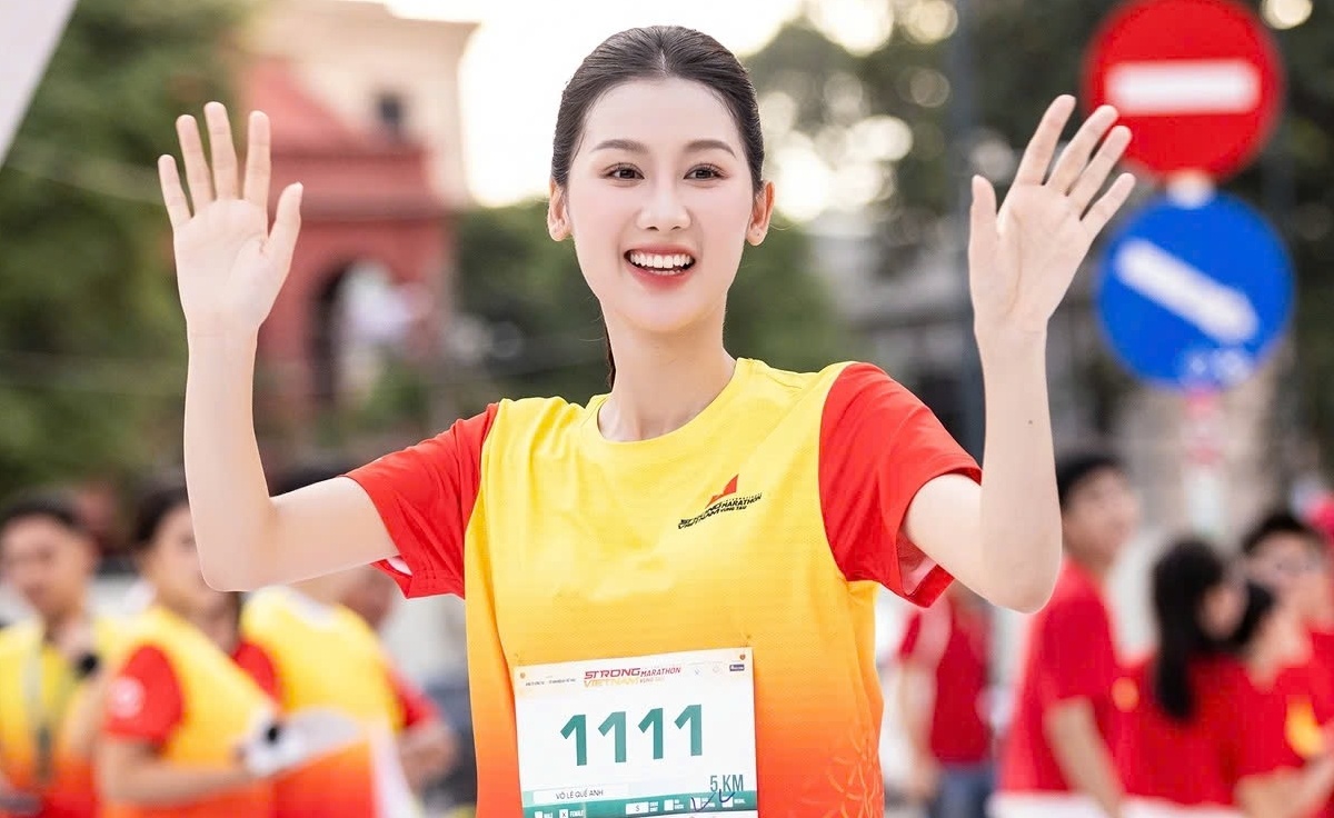 Que Anh, Luong Thuy Linh do bo giai chay quoc te hinh anh