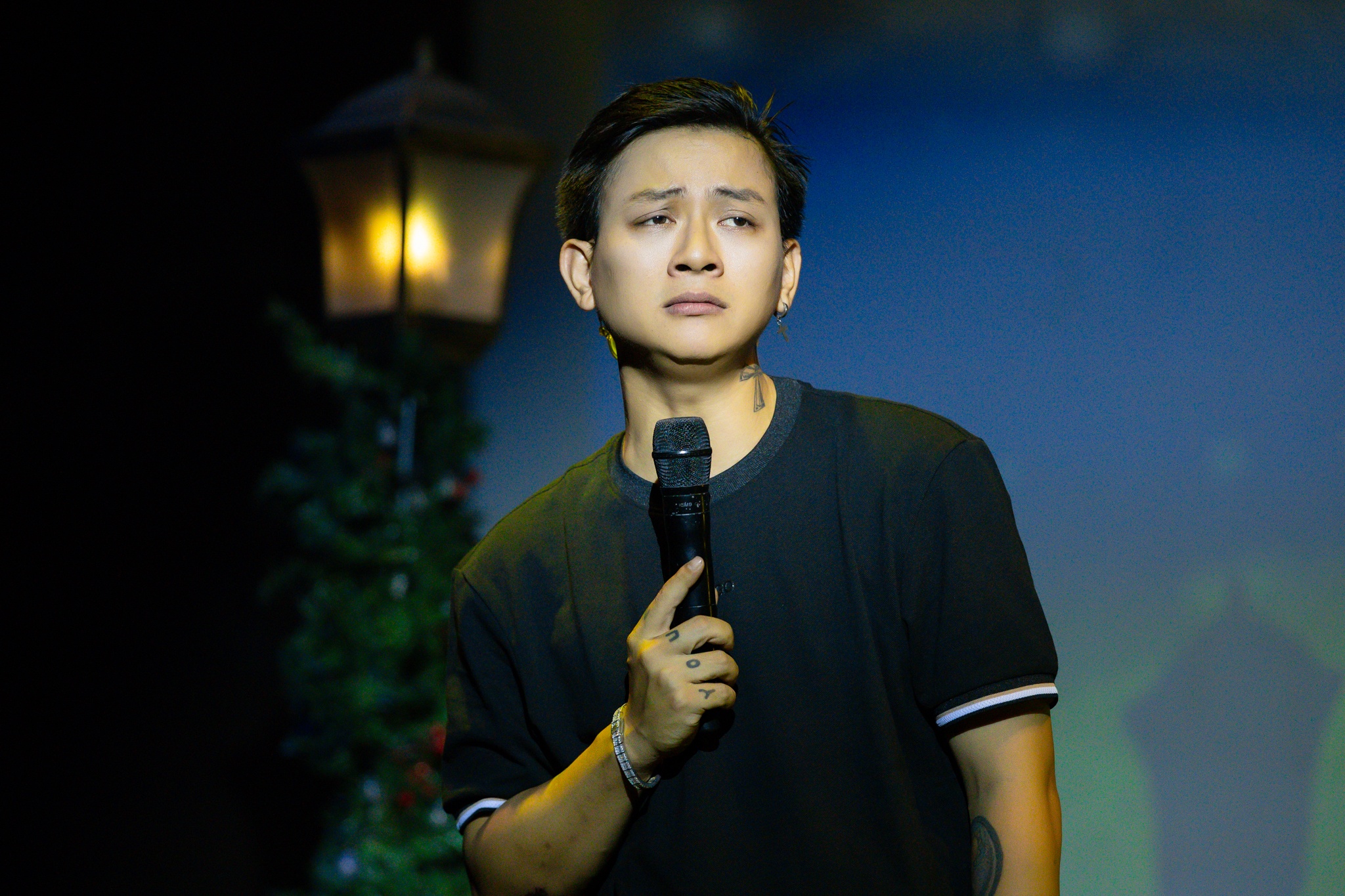 Hoai Lam tro lai day bat on hinh anh