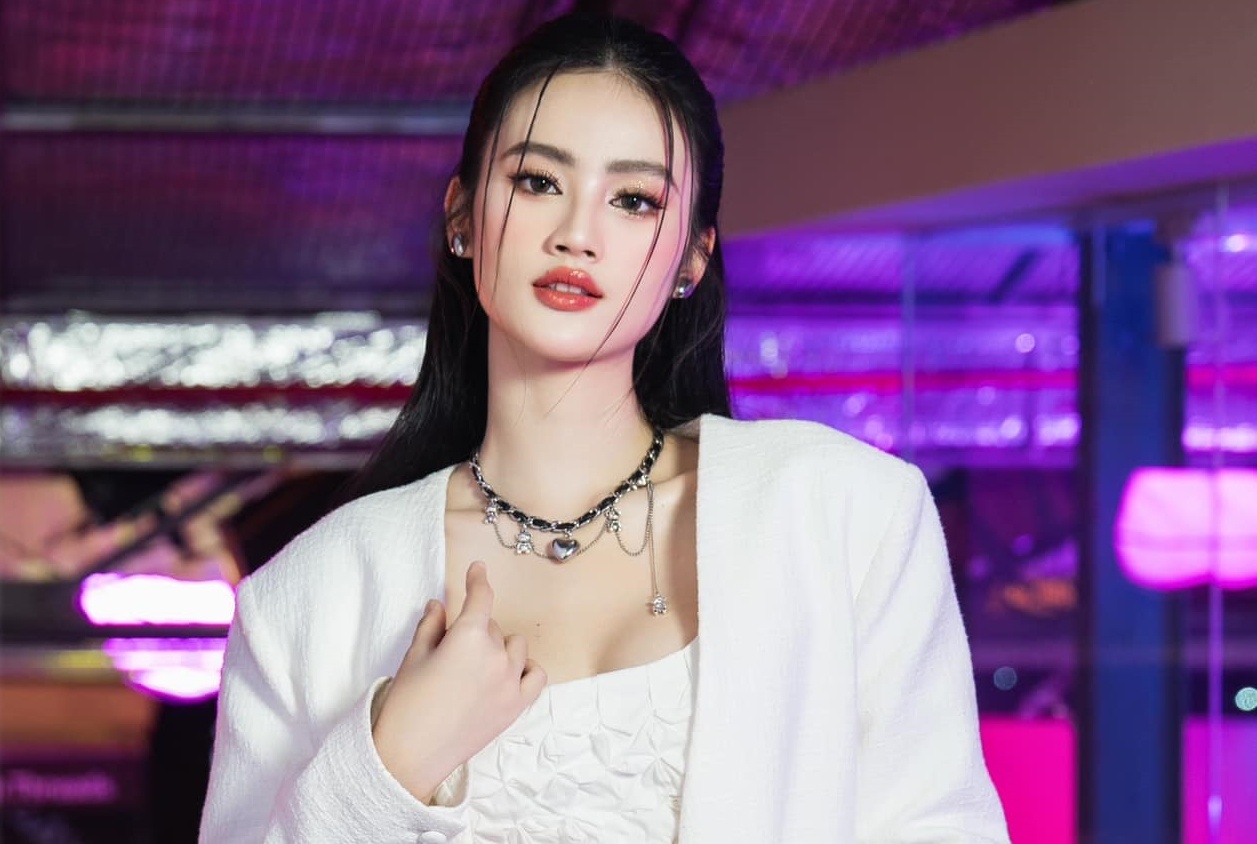 Sen Vang va Nam An hoa giai hinh anh