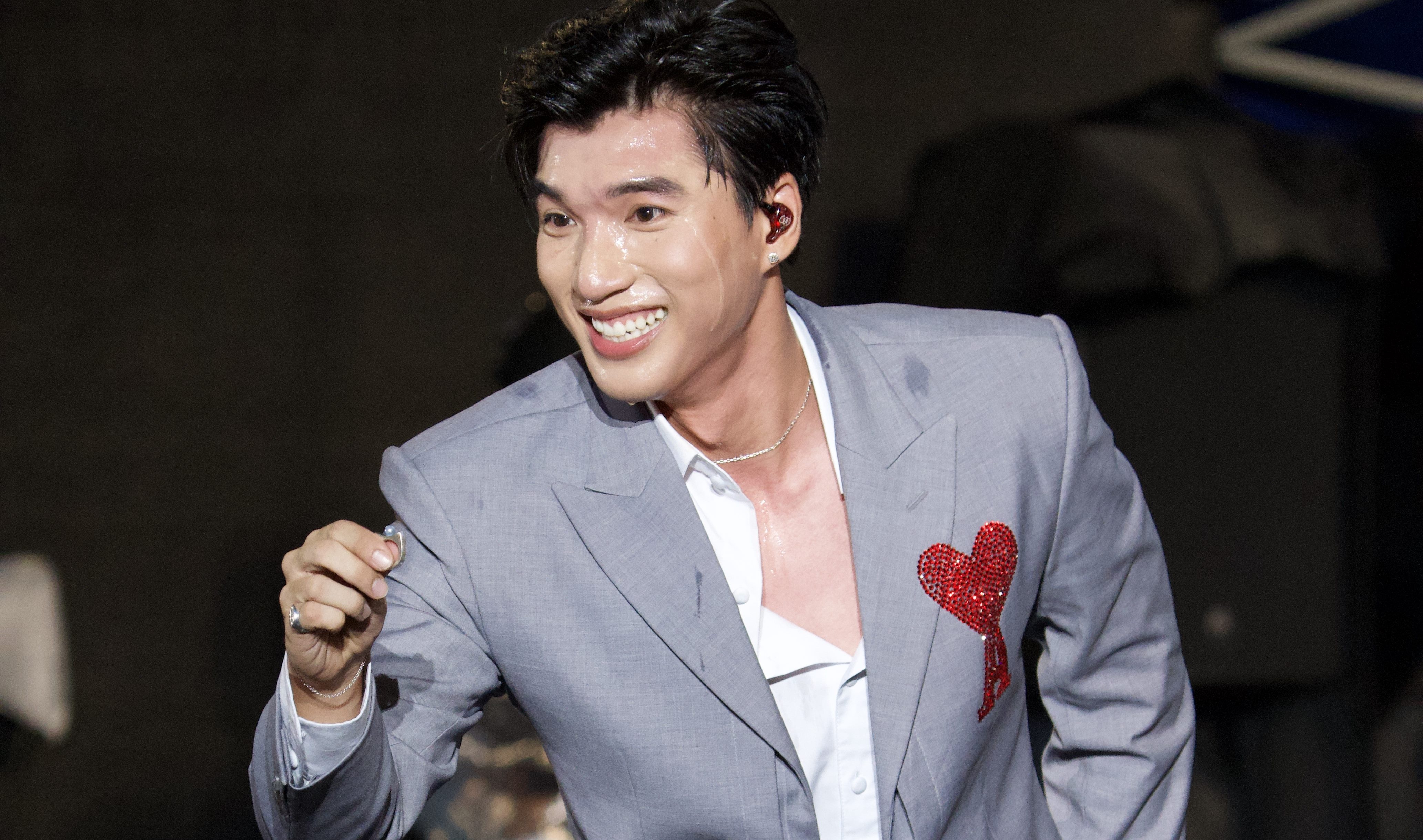 Khan gia TP.HCM 'doi mua' xem HIEUTHUHAI dien hinh anh