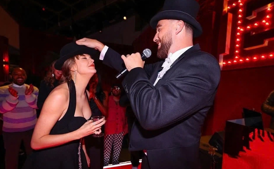 Mon qua bat ngo Taylor Swift nhan tu nguoi yeu hinh anh