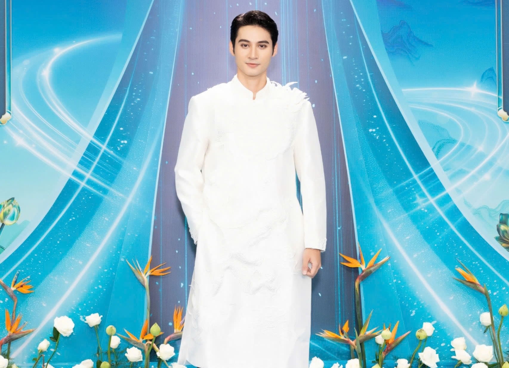 hoa hau,  tieu vy,  hoa hau quoc gia anh 10