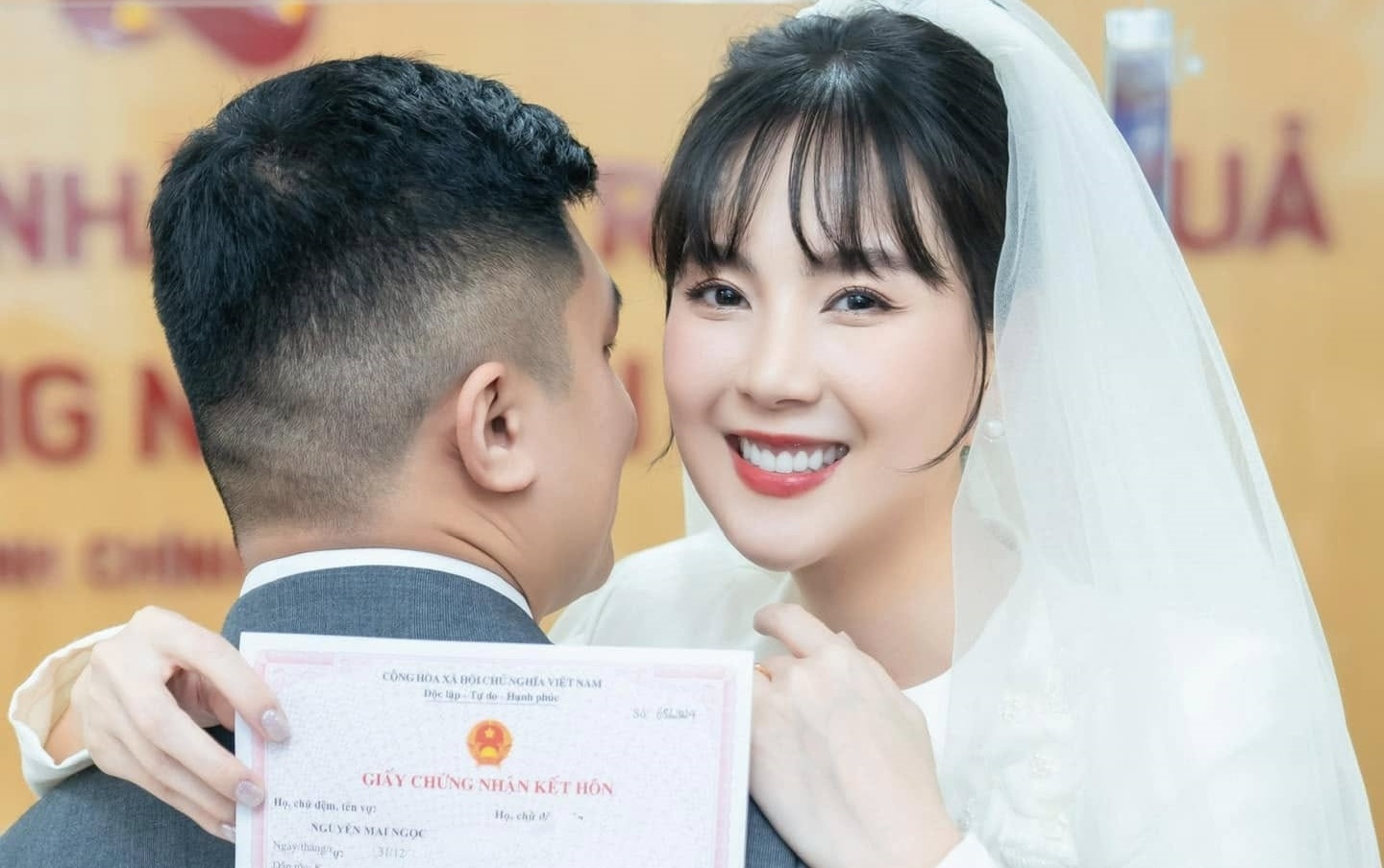 MC Mai Ngoc dang ky ket hon hinh anh