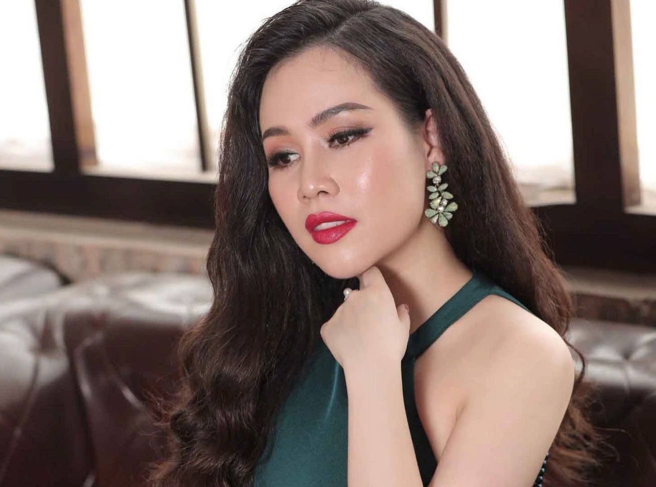 Dien vien Truong Phuong cuoi chong Tay hinh anh