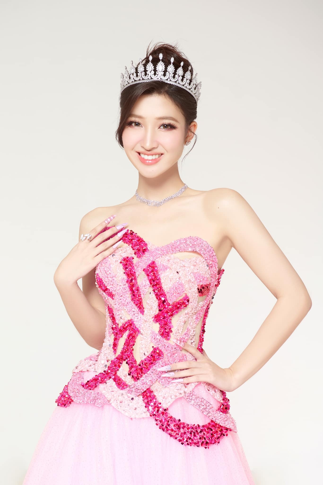 Phương Nhi và chồng