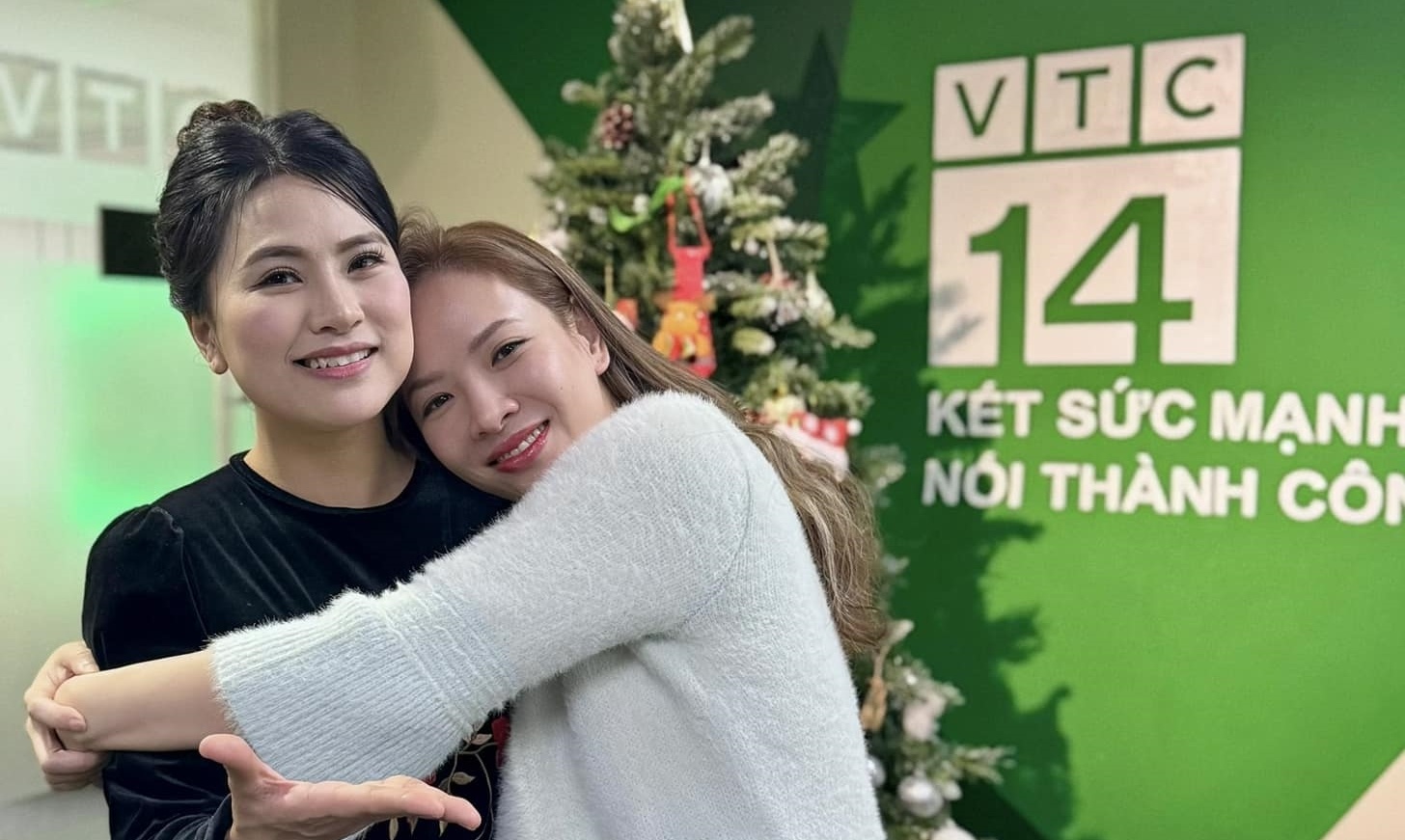 Dan Le va cac BTV tam biet khan gia khi VTC tat song hinh anh