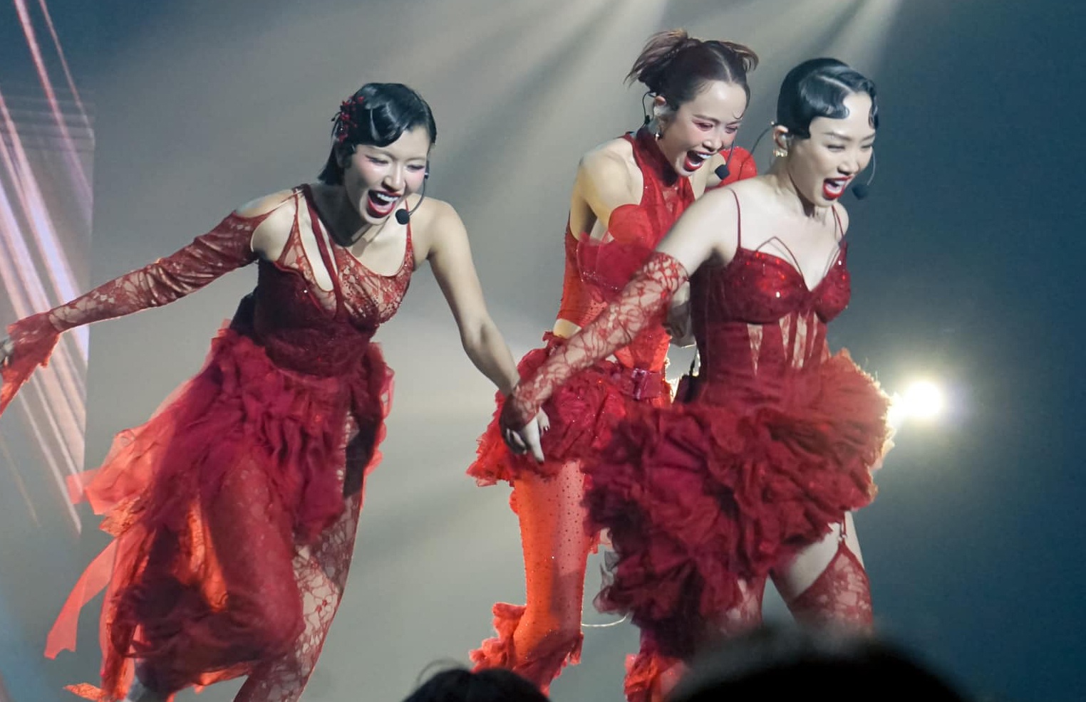 Ai chien thang Chi dep dap gio? hinh anh