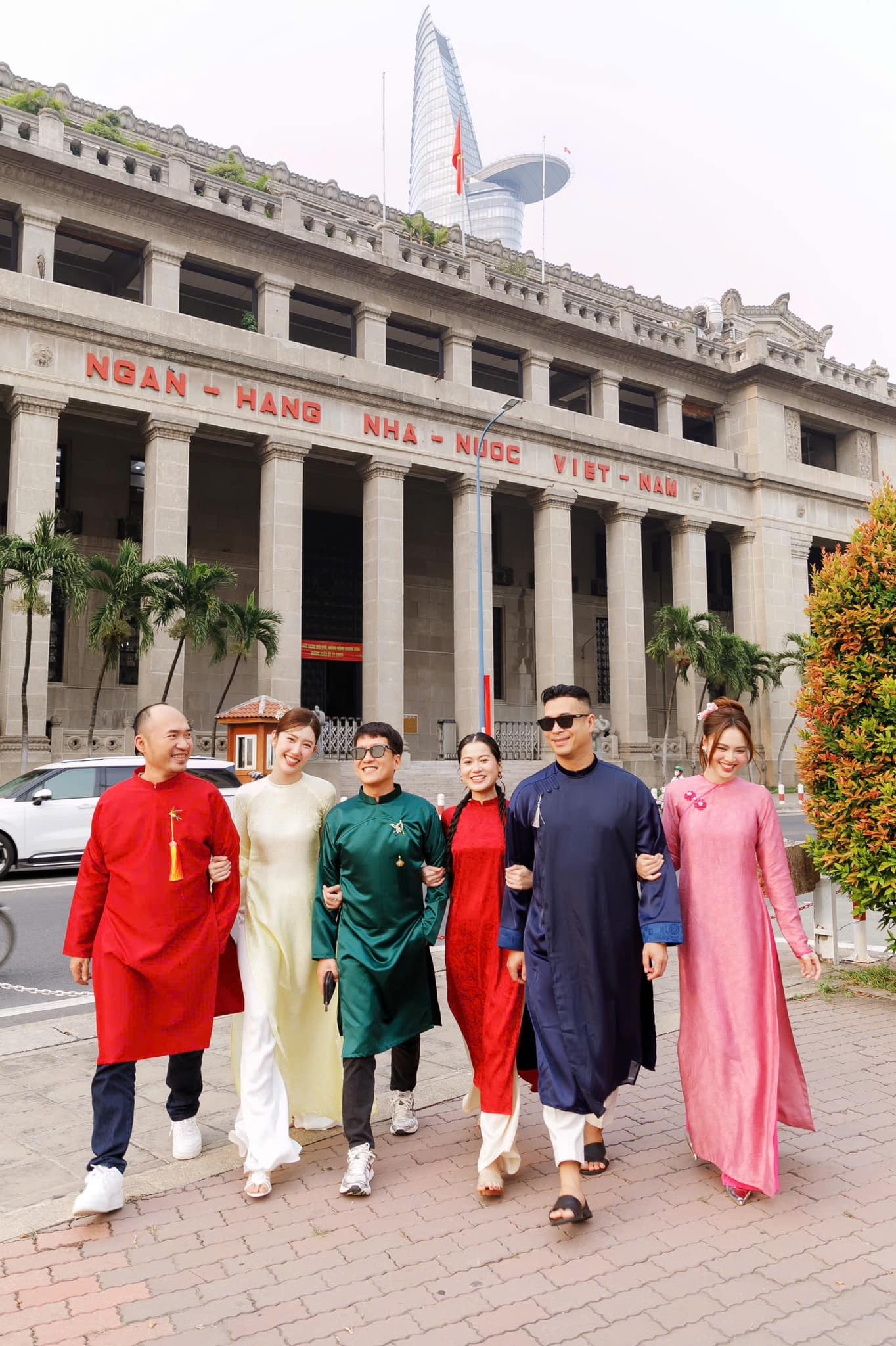 7 nụ cười xuân
