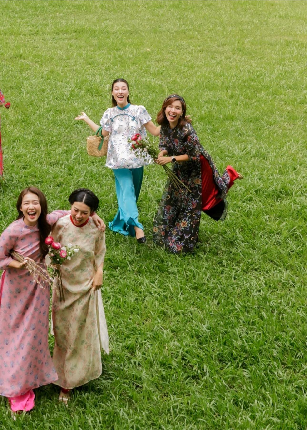 7 nụ cười xuân