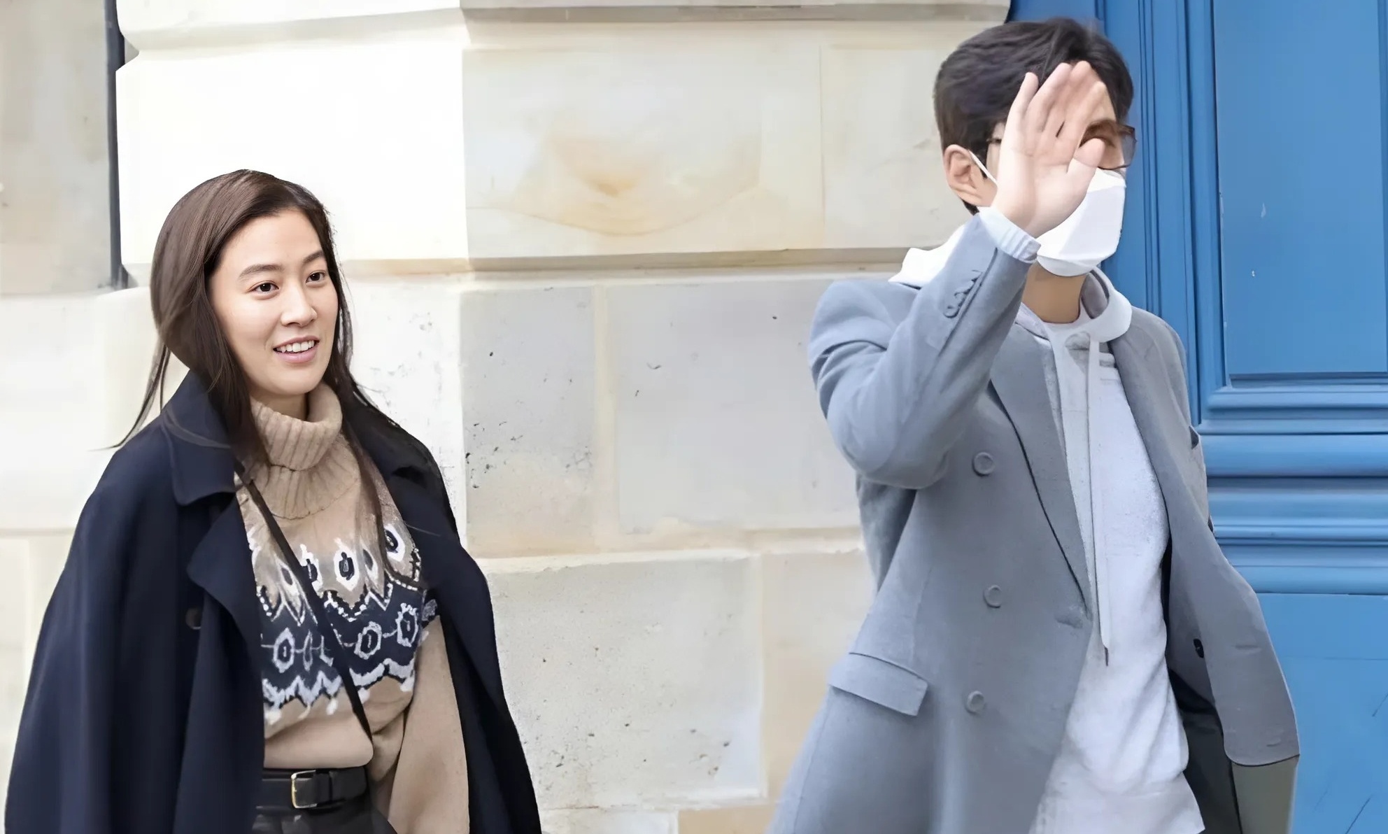 Lee Jung Jae hen ho ban gai o Paris hinh anh