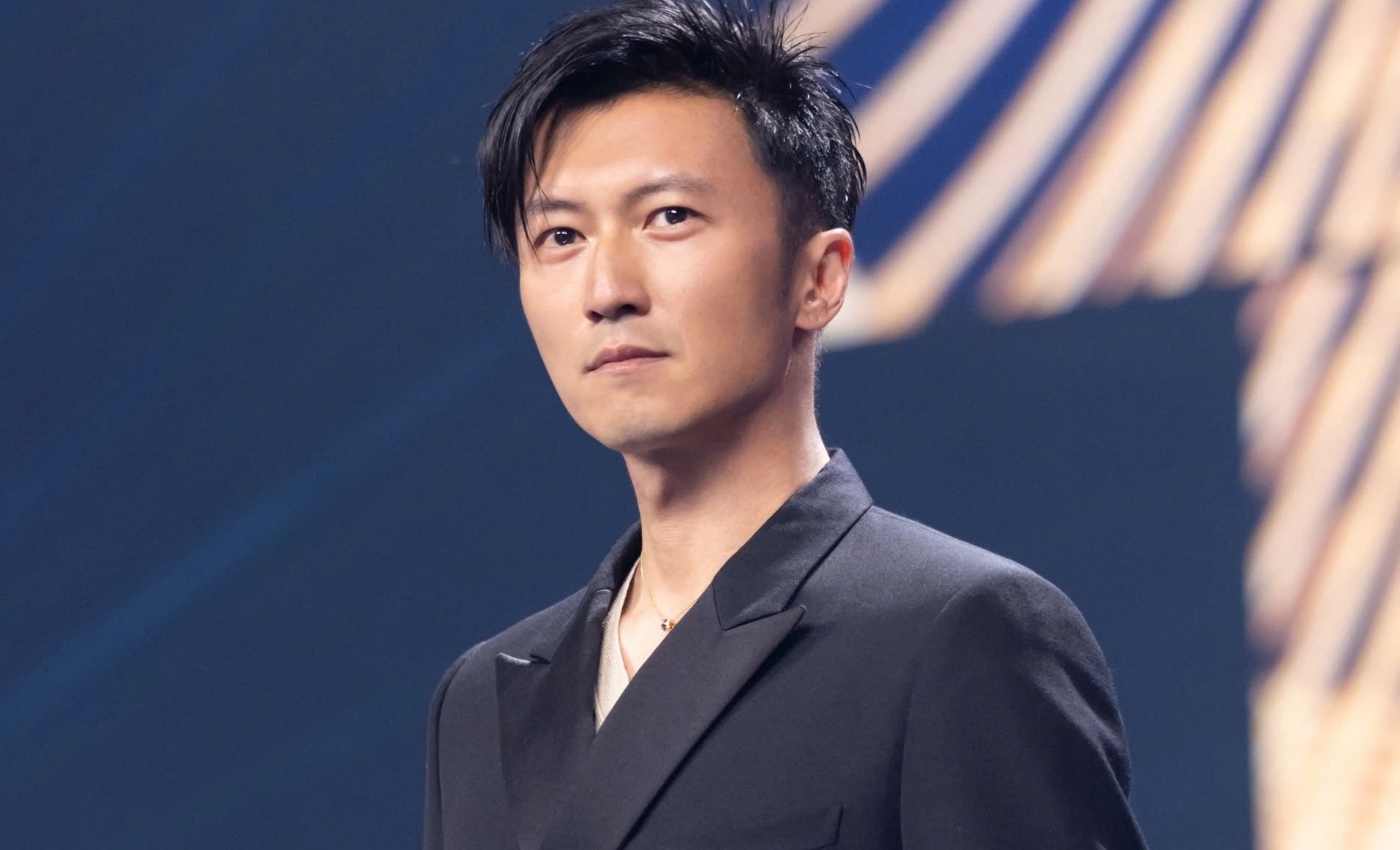 Ta Dinh Phong gap hai con trai dip Tet hinh anh