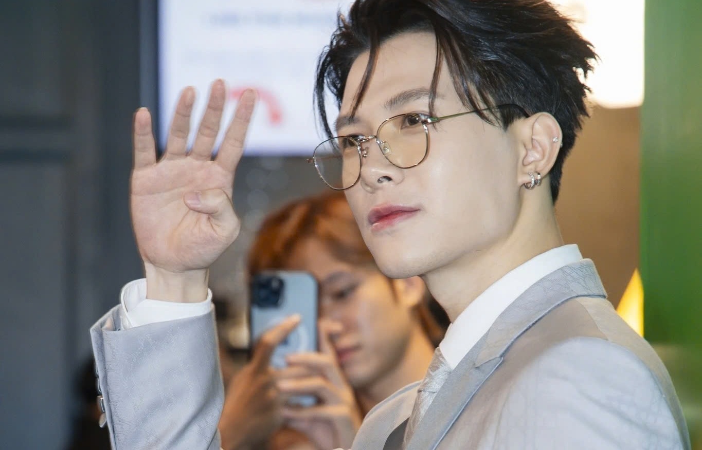 Nguoi bi bo roi trong phim tai lieu 'Anh trai say hi' hinh anh