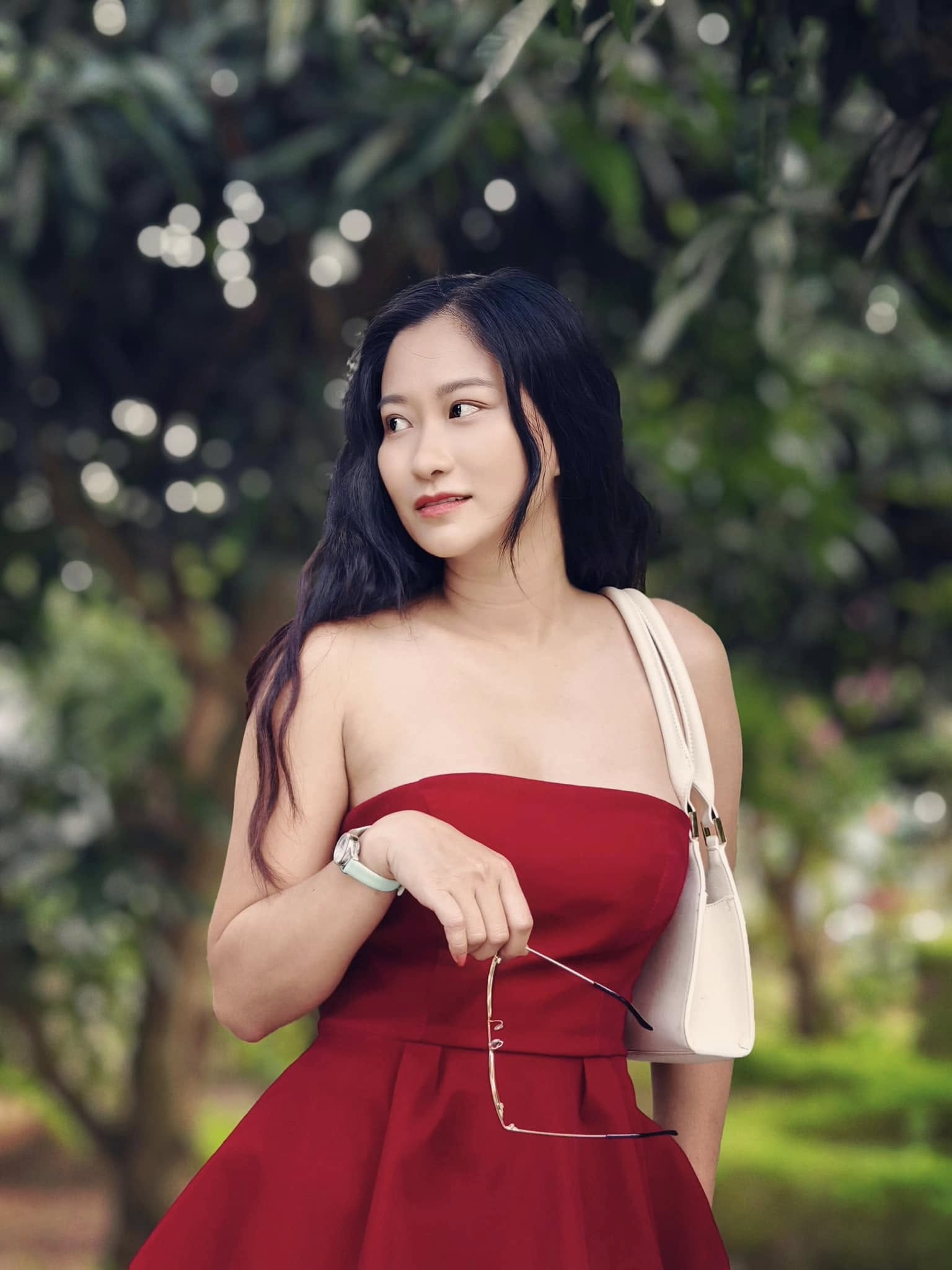 Bạn gái NSND Việt Anh