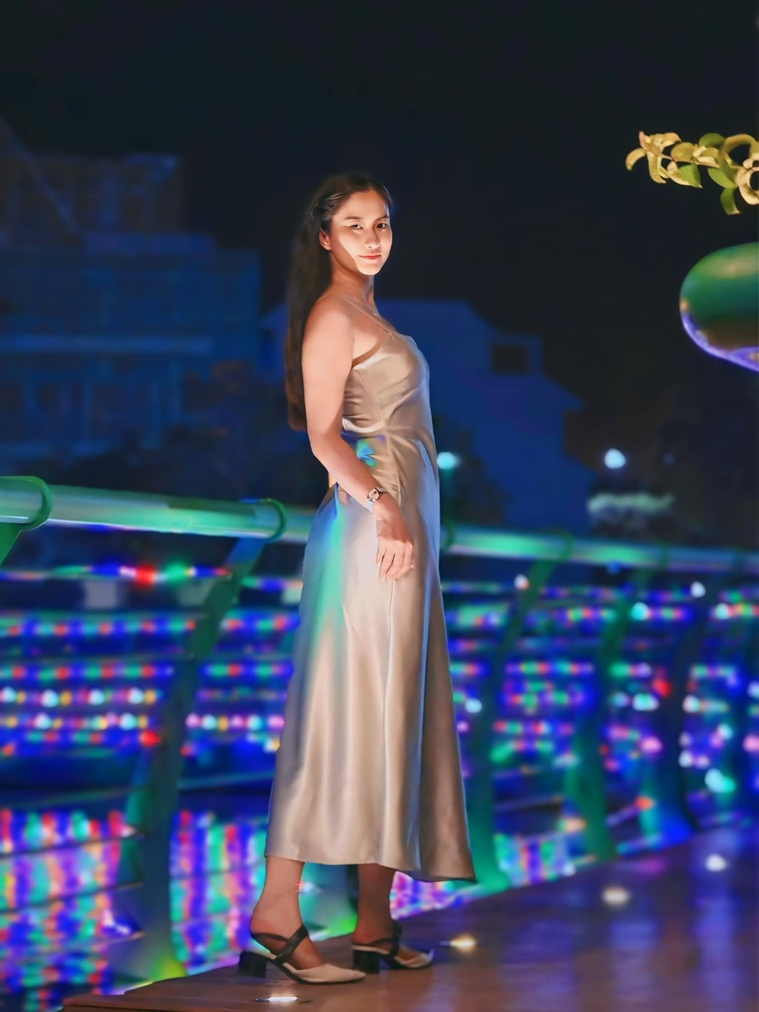 Bạn gái NSND Việt Anh