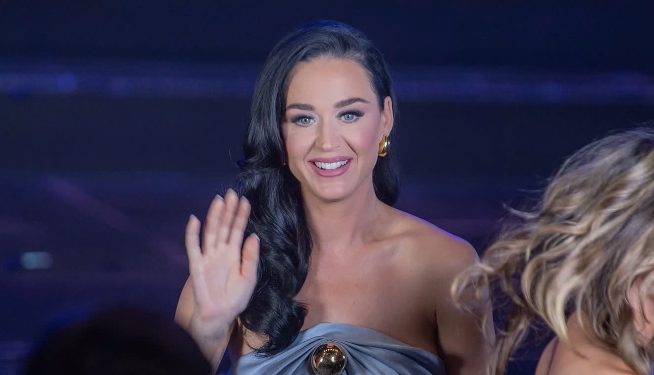 Katy Perry, hon the Jeff Bezos sap bay vao vu tru hinh anh