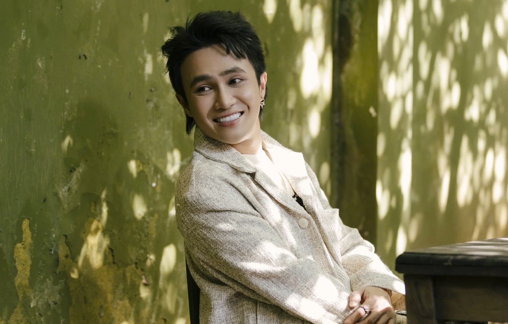 Chan dung 'shark' rot tien vao phim cua Huynh Lap, Tran Thanh hinh anh