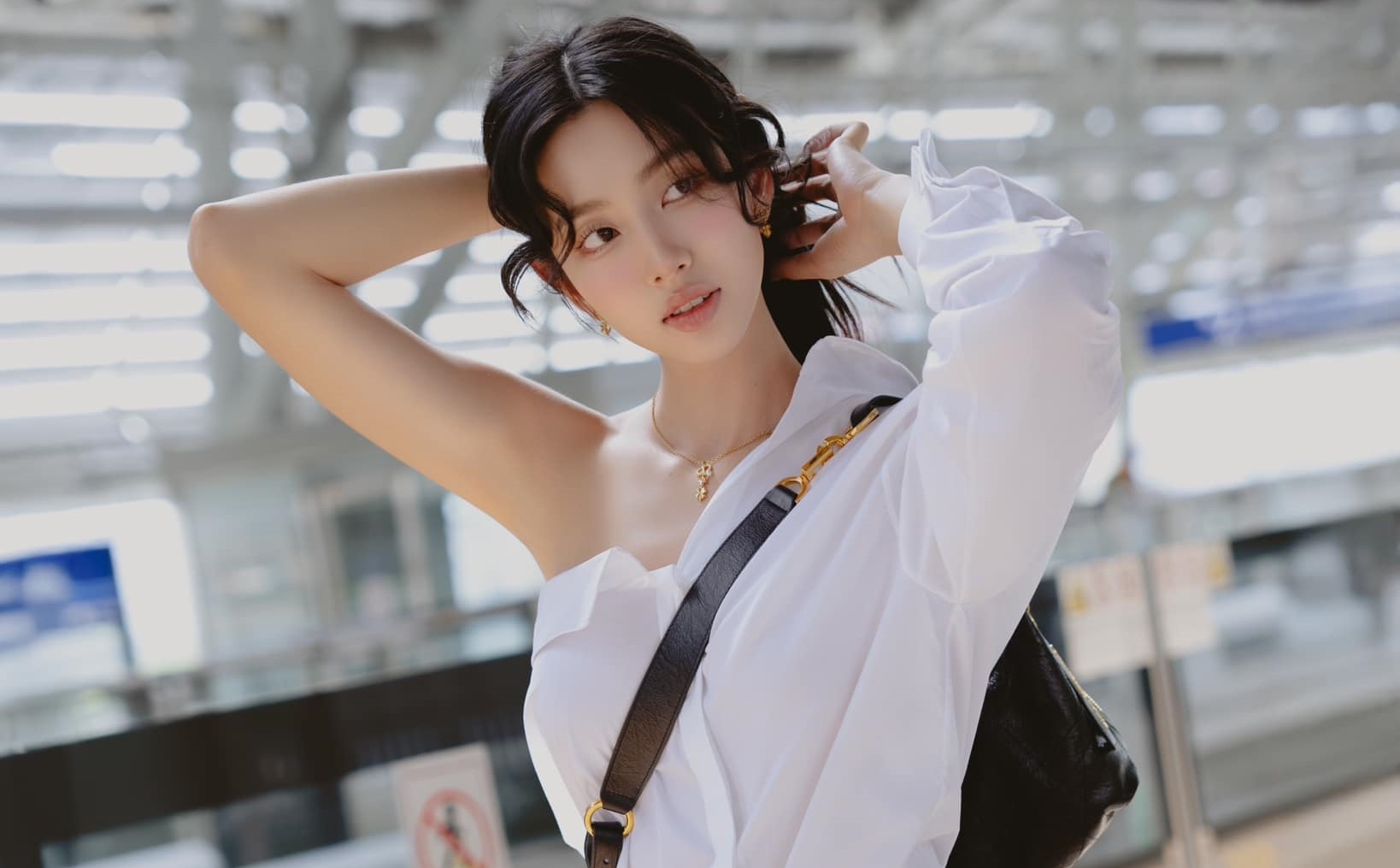 Hoa hau Thuy Tien bi tam hoan xuat canh hinh anh