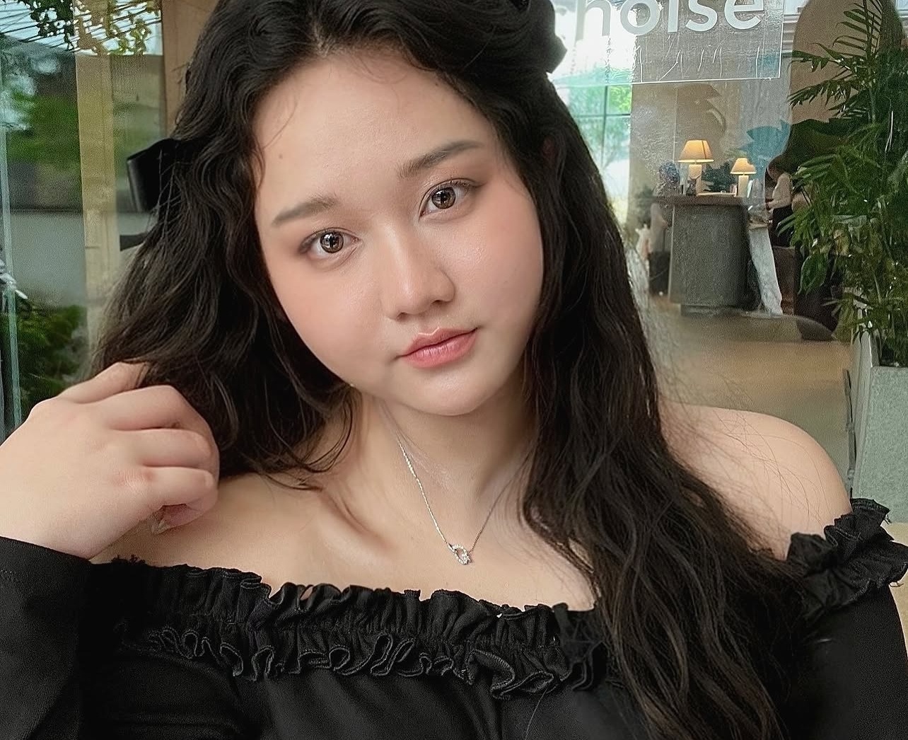 Truc Anh: 'Sau Tet, can nang tren 80 kg' hinh anh