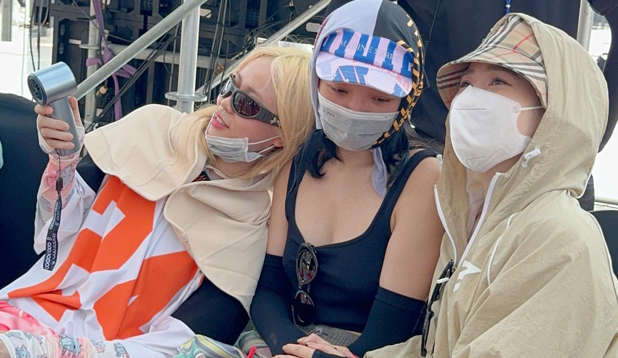 Xuan Nghi, Toc Tien doi nang tap concert Chi dep hinh anh