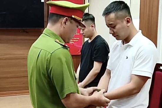 'Chung toi dau long ve truong hop cua Quang Linh Vlogs' hinh anh