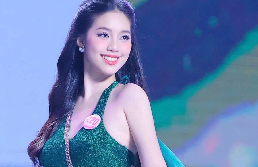 Thieu uy 22 tuoi noi bat o Hoa hau Viet Nam hinh anh