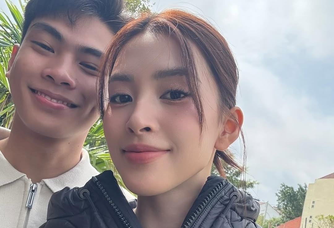 Em trai 16 tuoi cao hon 1,8 m cua Tieu Vy hinh anh