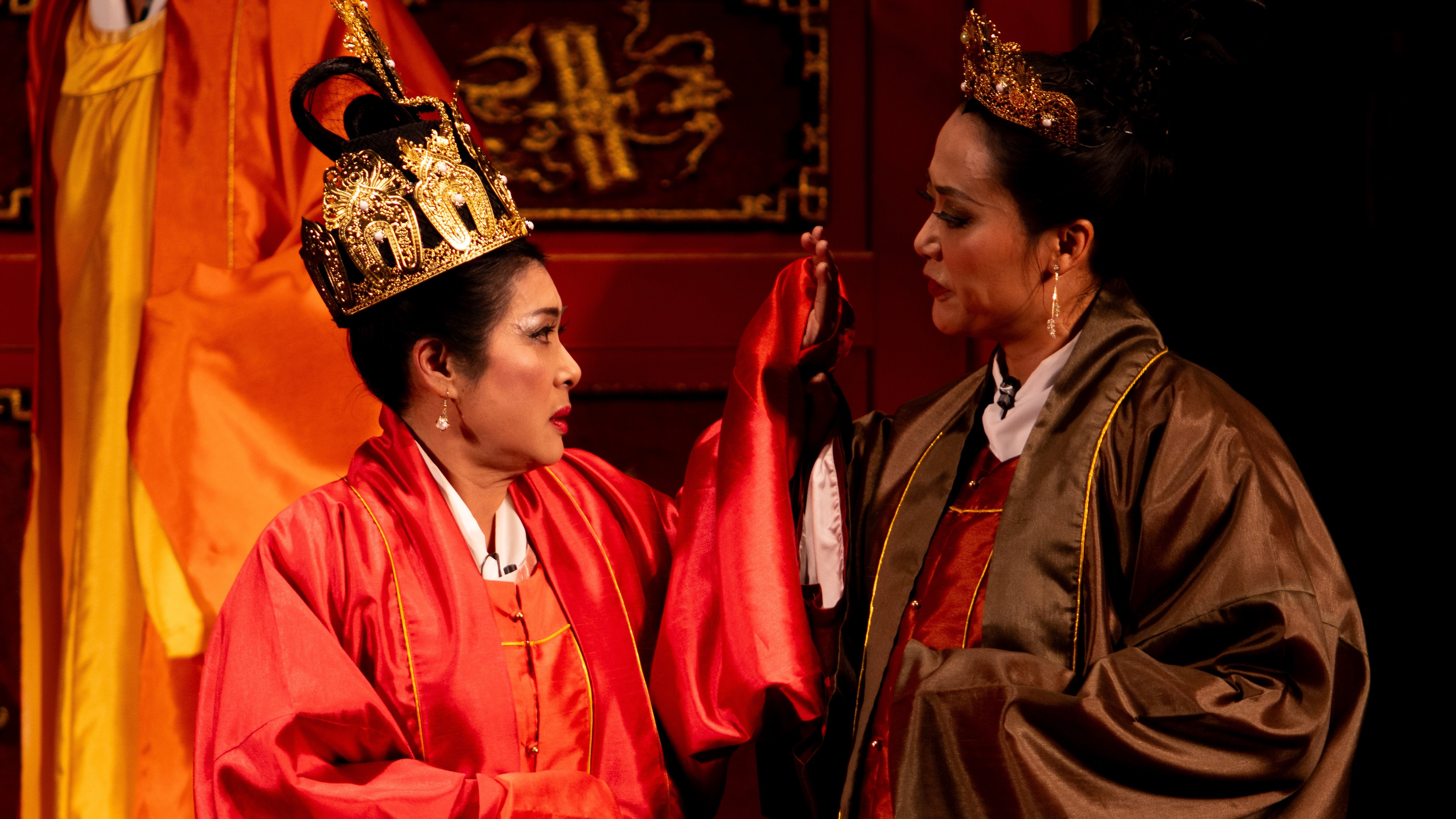 Vo 'Le Chi Vien' co Hong Anh, Thanh Thuy chay ve hinh anh