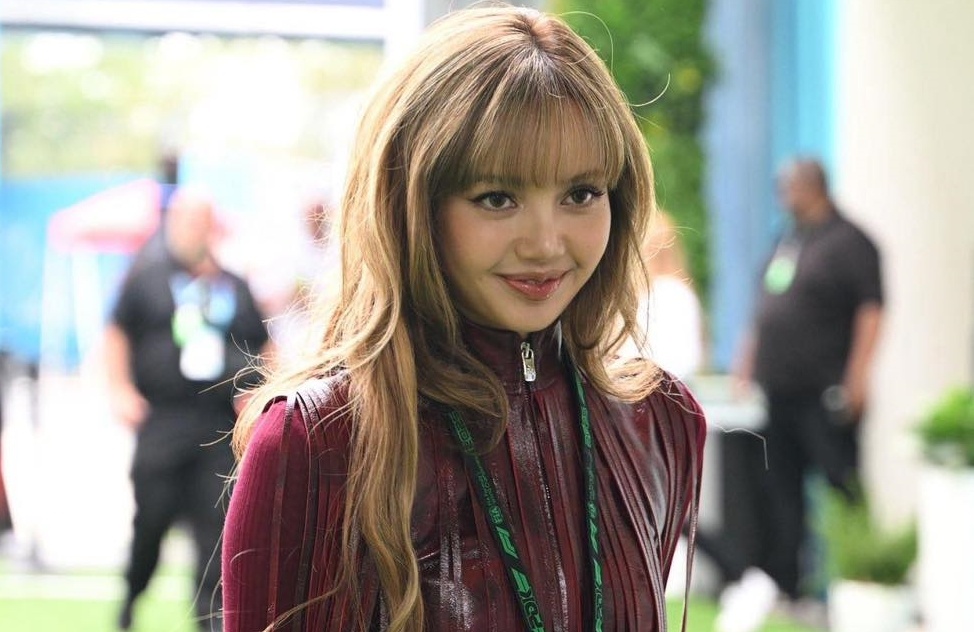 Lisa gay chu y tai giai dua xe F1 hinh anh