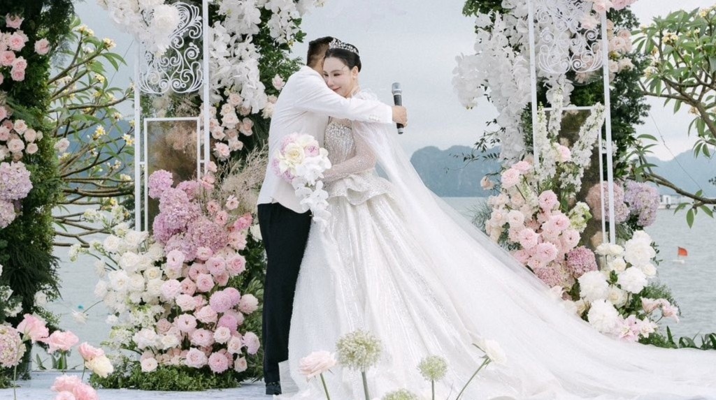 Khoanh khac dang nho trong le cuoi Ho Quynh Huong hinh anh