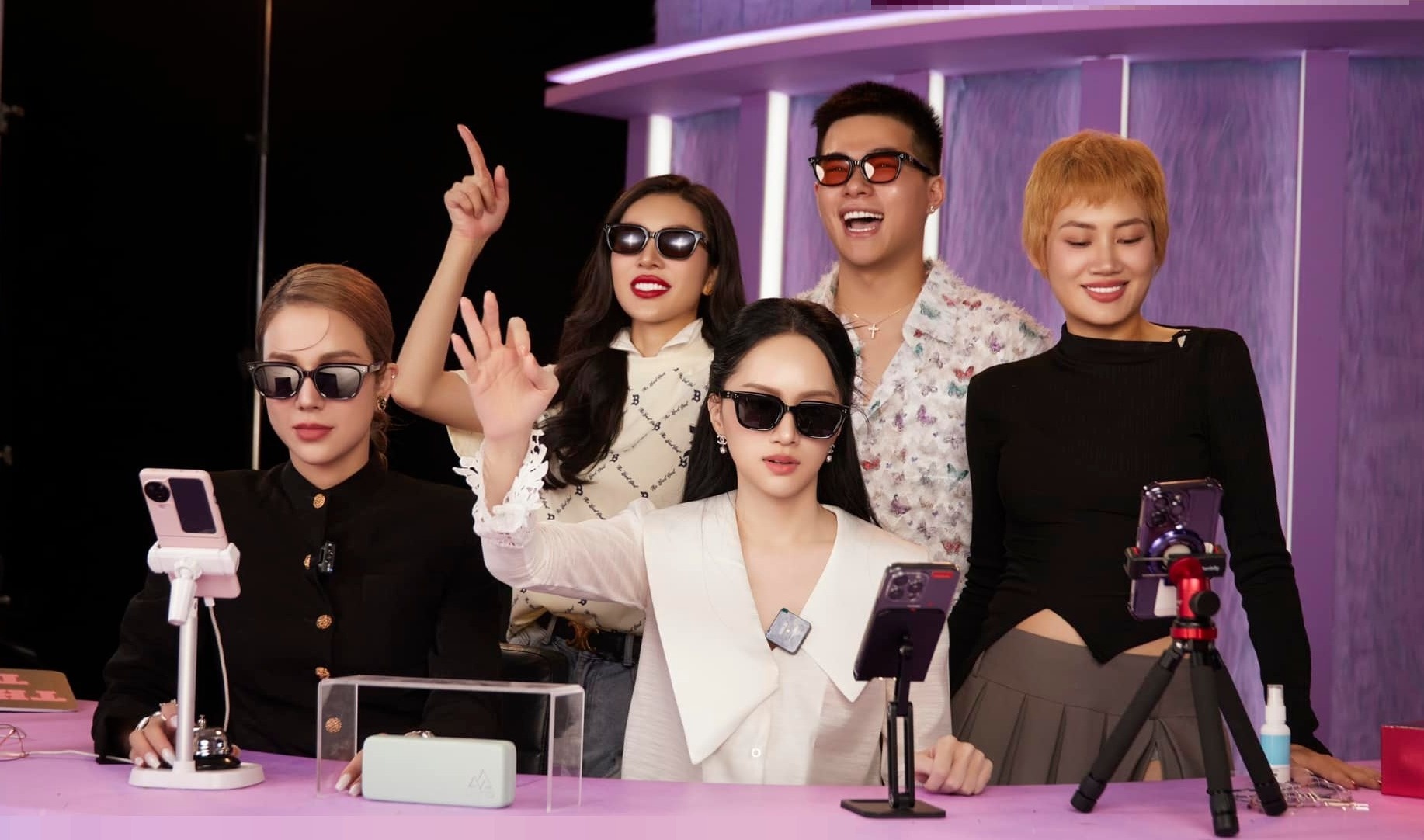 Toàn cảnh thị trường livestream Việt Nam cơ hội và thách thức