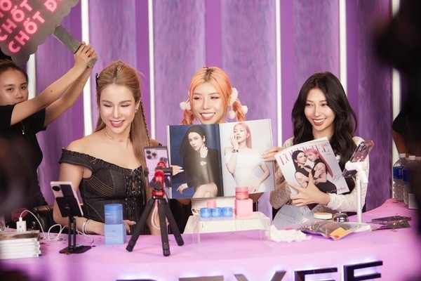 Cu soc cho cac 'chien than chot don' o showbiz Viet hinh anh