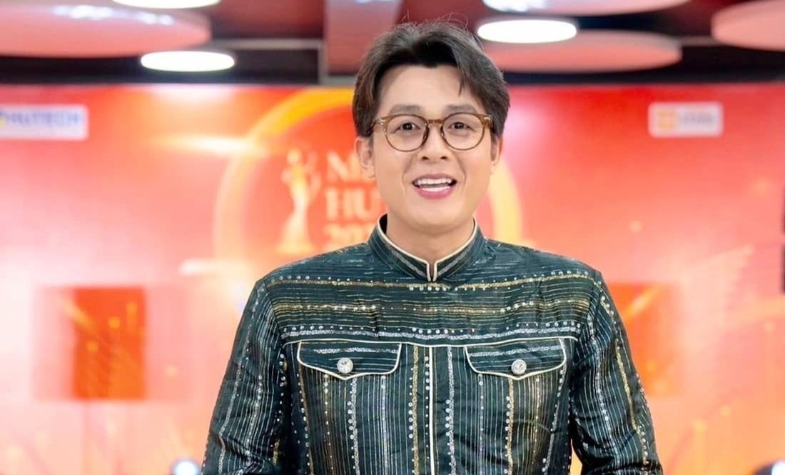 Hoa Hiep truoc khi cong khai co vo con o tuoi 43 hinh anh