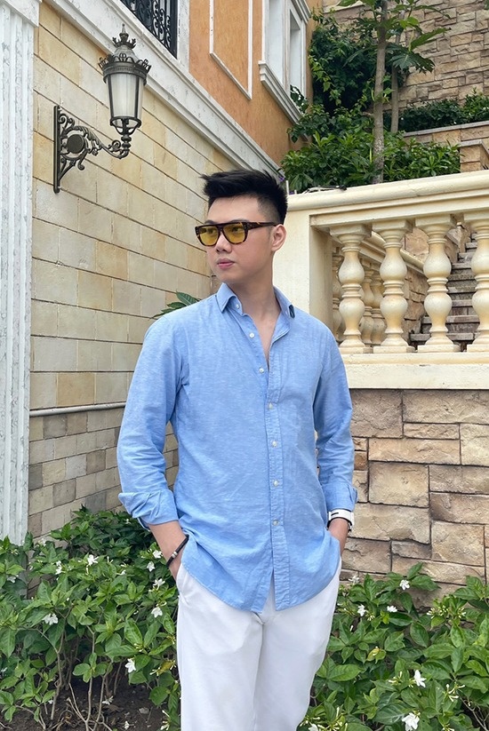 Chàng trai cao 1,9 m vướng tin hẹn hò Miu Lê