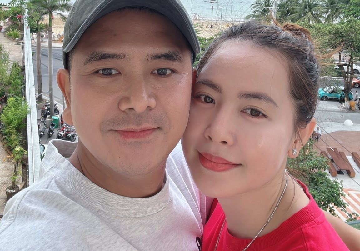 Dien vien Hung Thuan cuoi hinh anh