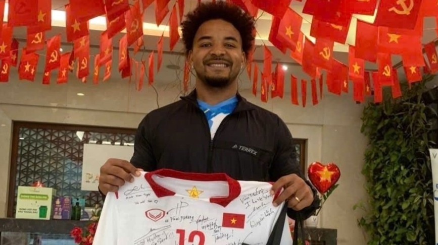 Viet Huong va cac nghe si Viet ky tang Xuan Son hinh anh