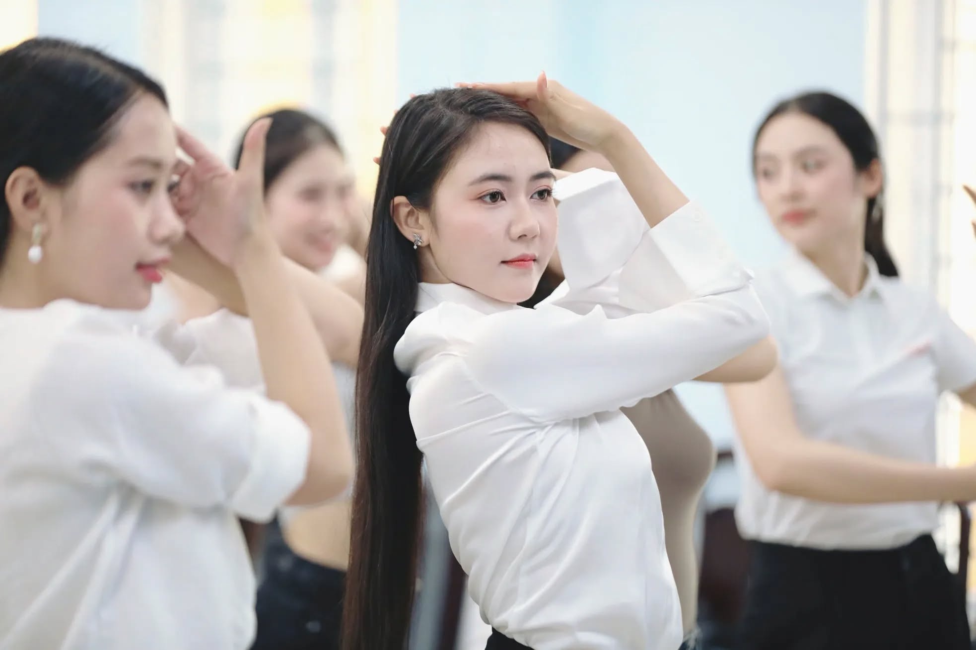 hoa hau viet nam,  hoa hau hoan vu,  miss cosmo anh 6