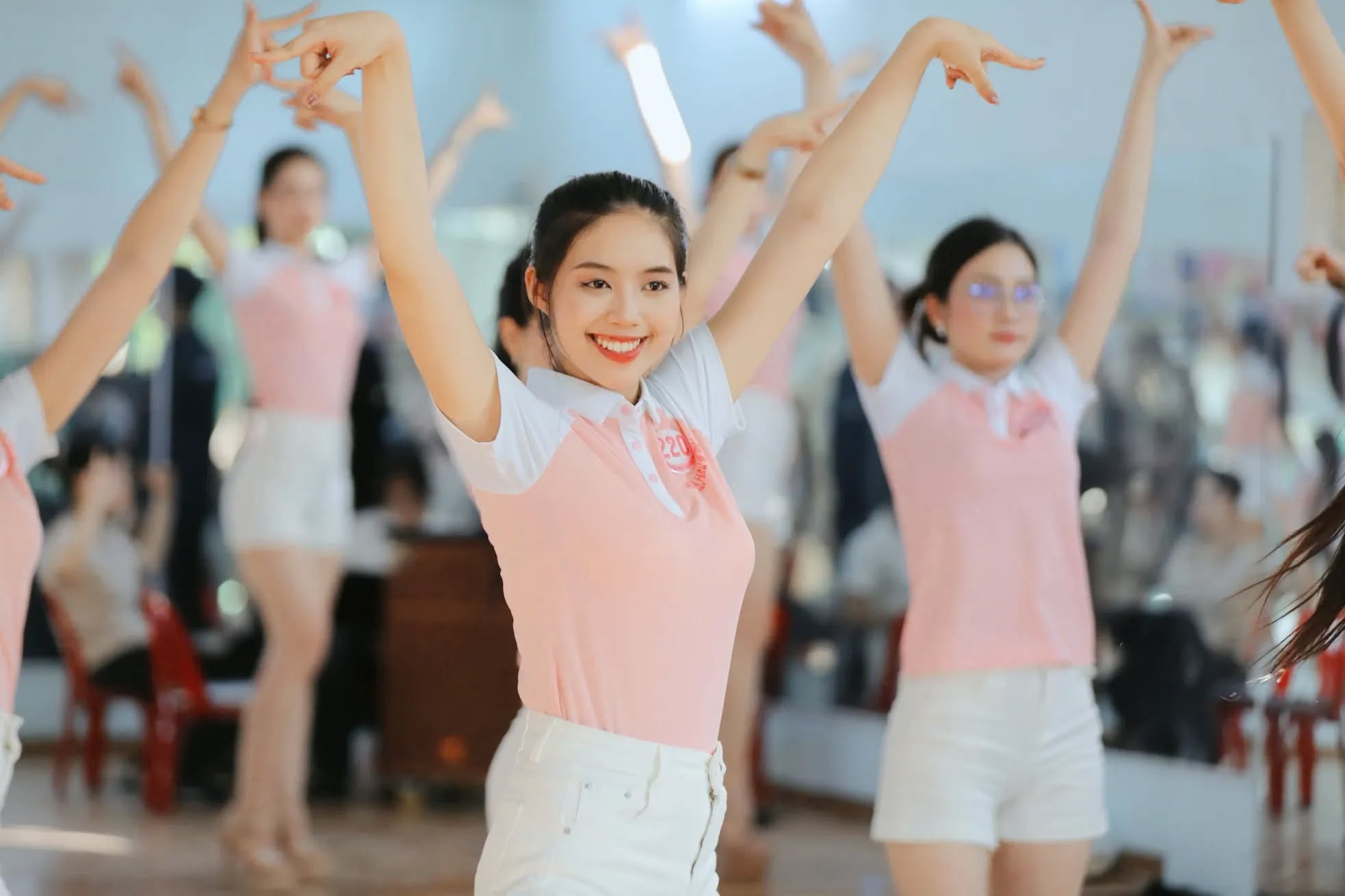 hoa hau viet nam,  hoa hau hoan vu,  miss cosmo anh 1